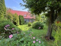 Hauptbild Randlage: Gemütlicher Backsteinbau auf herrlichem Grundstück - Nebengebäude mit Garage...