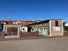 IMG_7403 Vielseitig nutzbar: Reihenhaus mit Nebengeb�ude - Garage - Stellfl�chen �berdacht