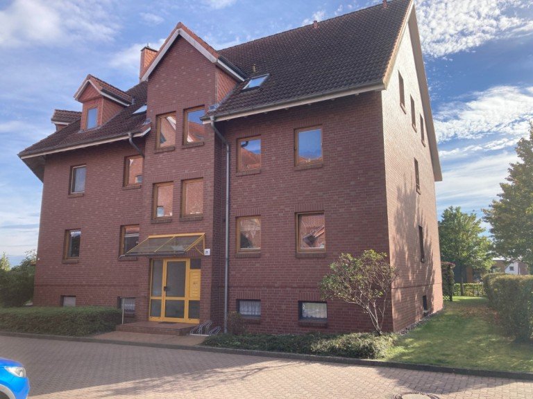 IMG_7098 Malchin Dachgeschosswohnung Gepflegte Wohnanlage - Einbauk�che - Stellplatz - Keller....