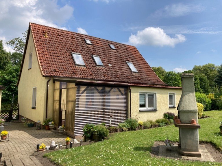 Bild... Kummerow Einfamilienhaus 300 Meter zum See: Einfamilienhaus auf ca. 2.800 m� Grundst�ck - Garage und Nebengelass....
