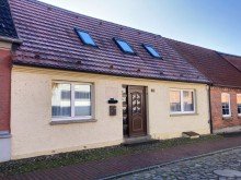 IMG_8045 Vielseitig nutzbar: Reihenhaus mit Nebengeb�ude - Garage - Stellfl�chen �berdacht