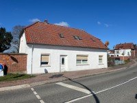 Hauptbild Sofort nutzbar: Solides Einfamilienhaus - Einbauküche - Kaminofen - Ausbaureserve - Garage...