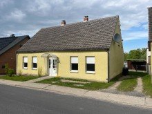 IMG_1861 Sofort nutzbar: Solides Einfamilienhaus - Einbauk�che - Kachel�fen - Nebengeb�ude - Carport....