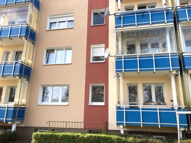 Ansicht R�ckseite Teterow Etagenwohnung Helle Wohnung mit Balkon und Keller - Stellplatz bei Bedarf....