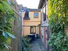 IMG_6504 Herrliches Stadtgrundst�ck mit Zufahrt - Reihenhaus - Nebengeb�ude - weitere Bebauung m�glich....