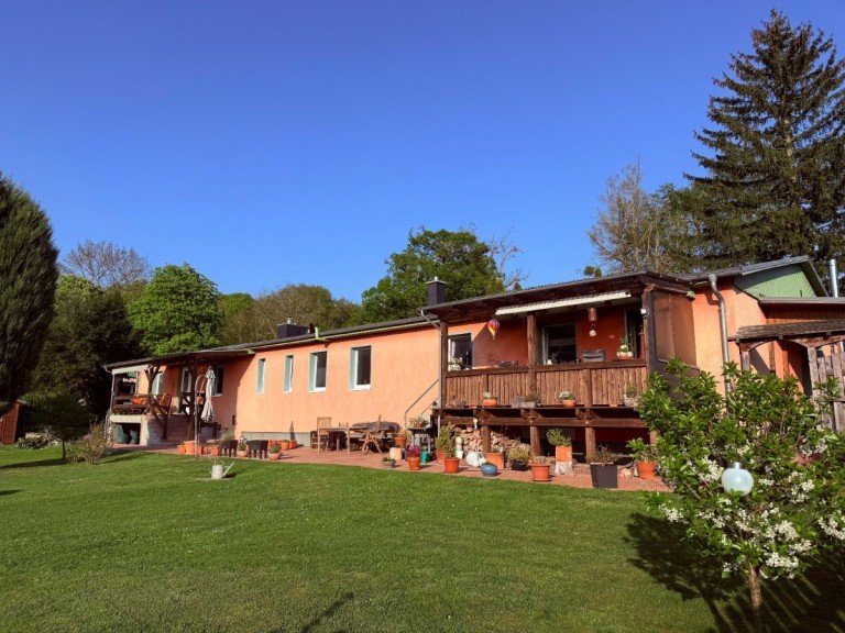 IMG_2016 Basedow Mehrfamilienhaus Natur- und Wassern�he: Drei Wohnungen - Zwei Bungalows - Bootshaus - Ihr Platz zum Leben....