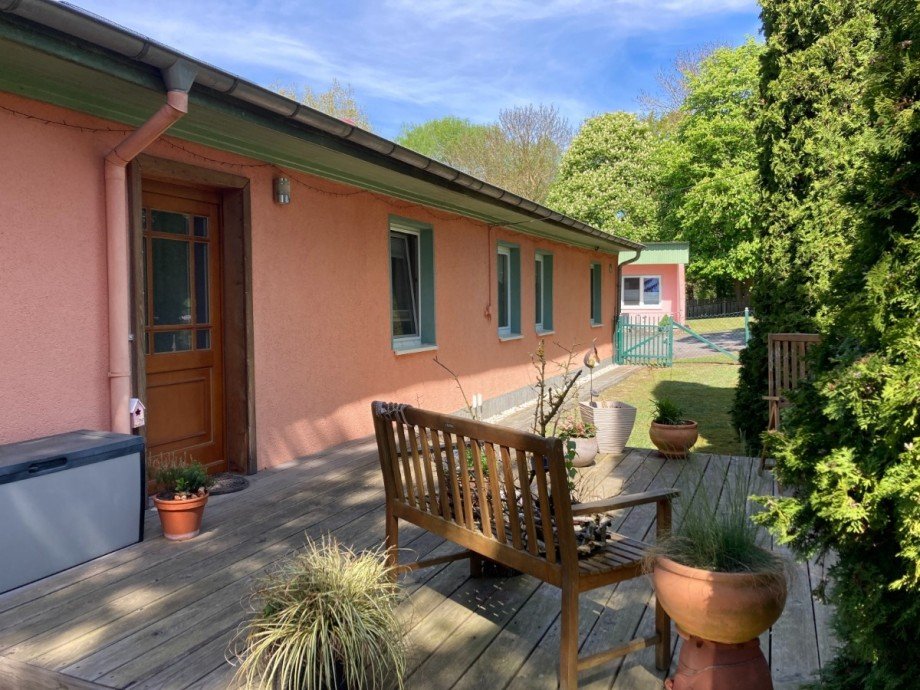 Bild... Mehrfamilienhaus Basedow