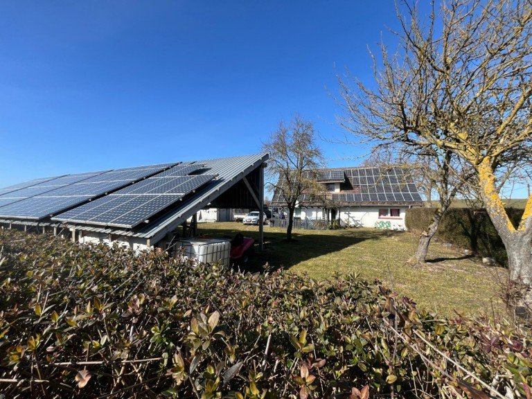 IMG_0051 Lindenberg Einfamilienhaus Einzellage: Einfamilienhaus - Nebengeb�ude - Solaranlage mit 30 KWp und hoher Einspeiseverg�tung....