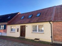 Hauptbild Vielseitig nutzbar: Reihenhaus mit Nebengeb�ude - Garage - Stellfl�chen �berdacht