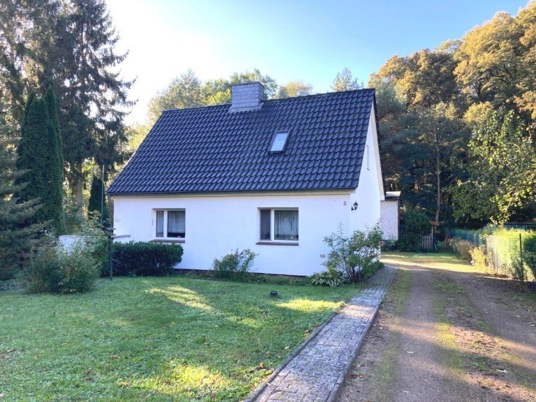 Ansicht Schorssow - Carlshof Einfamilienhaus Naturnah: Kleines Haus auf ca. 3.200 m� am Waldrand - Nebengeb�ude vorhanden....