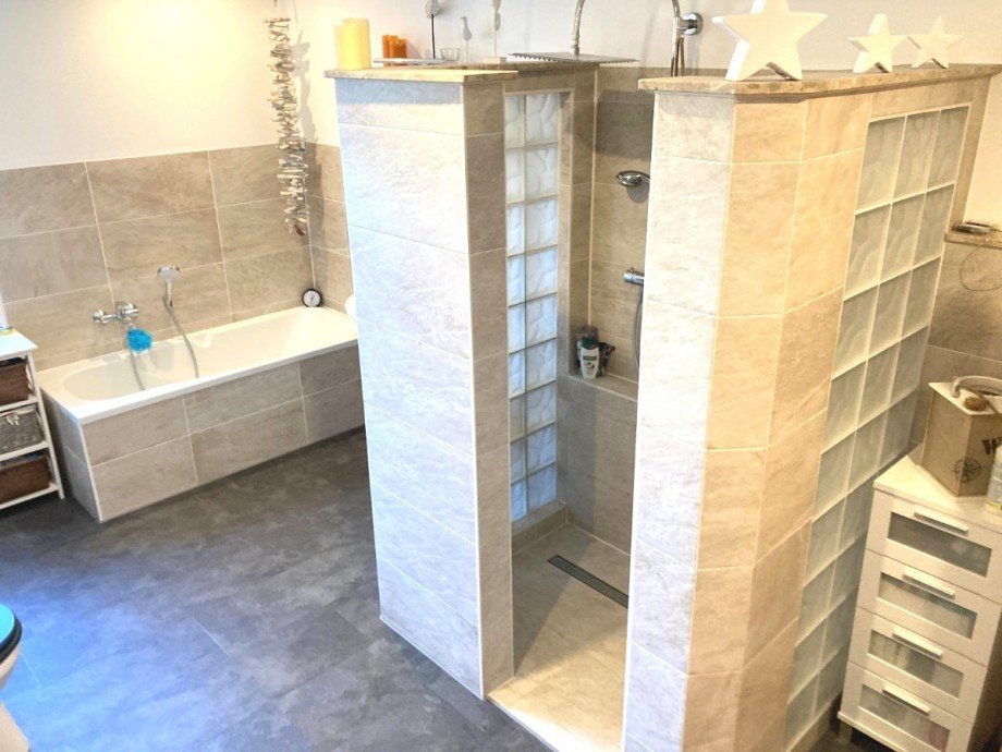 Bild... Mehrfamilienhaus Basedow