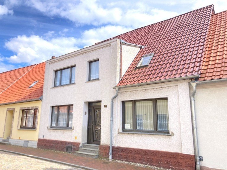 Ansicht Neukalen Reihenhaus Individuelles Reihenhaus mit zwei Garagen - aufwendig saniert - vielseitig nutzbar.....