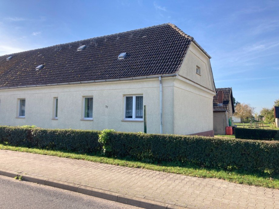 Bild... Reihenendhaus Zettemin