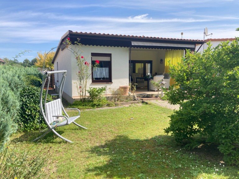 Bild... Basedow Ferienhaus Ferienhaus am Malchiner See mit modernem Pelletofen und �berdachter Terrasse....