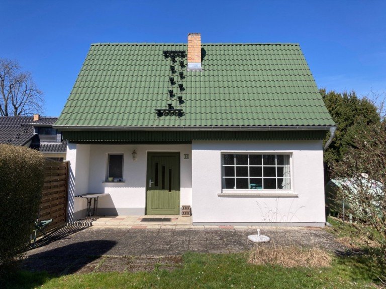 Bild... B�low Ferienhaus Ferienhaus mit Bootsliegeplatz am Malchiner See - Terrasse - Kaminofen - Zentralheizung....