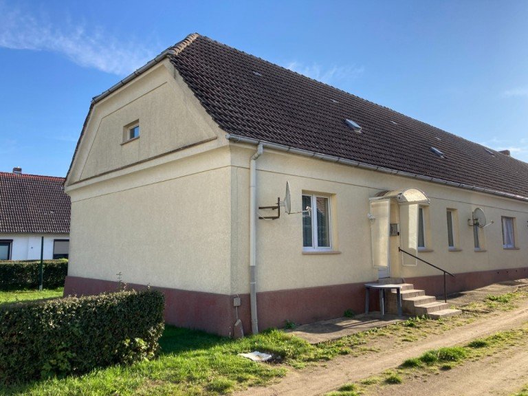 Bild... Zettemin Reihenendhaus Reihenendhaus auf ca. 1.800 m� Grundst�ck - Nebengeb�ude - Garage....