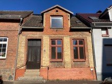 IMG_6572 Herrliches Stadtgrundst�ck mit Zufahrt - Reihenhaus - Nebengeb�ude - weitere Bebauung m�glich....